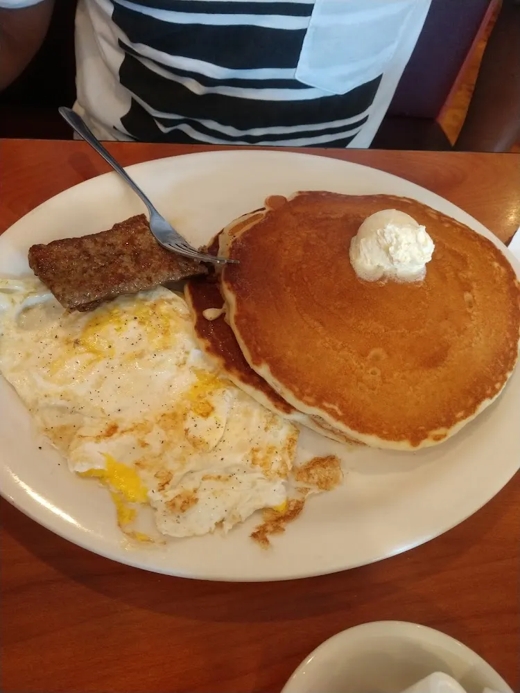 2 Pancakes 2 Eggs 2 Sausage