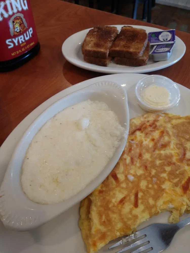 Cheese Omlet Grits & Toast